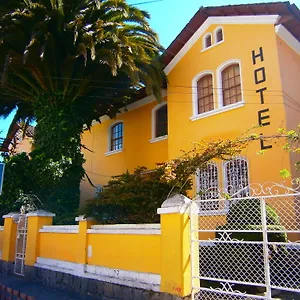 https://the-yellow-house.hotelsquito.com